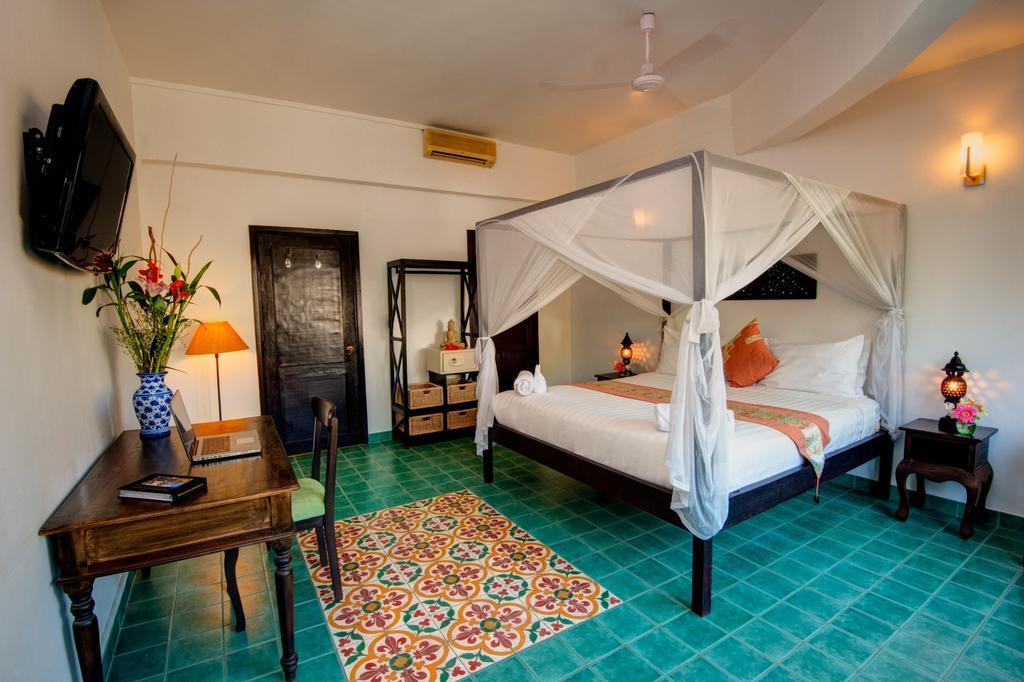 The Willow Boutique Hotel Phnom Penh Exteriör bild
