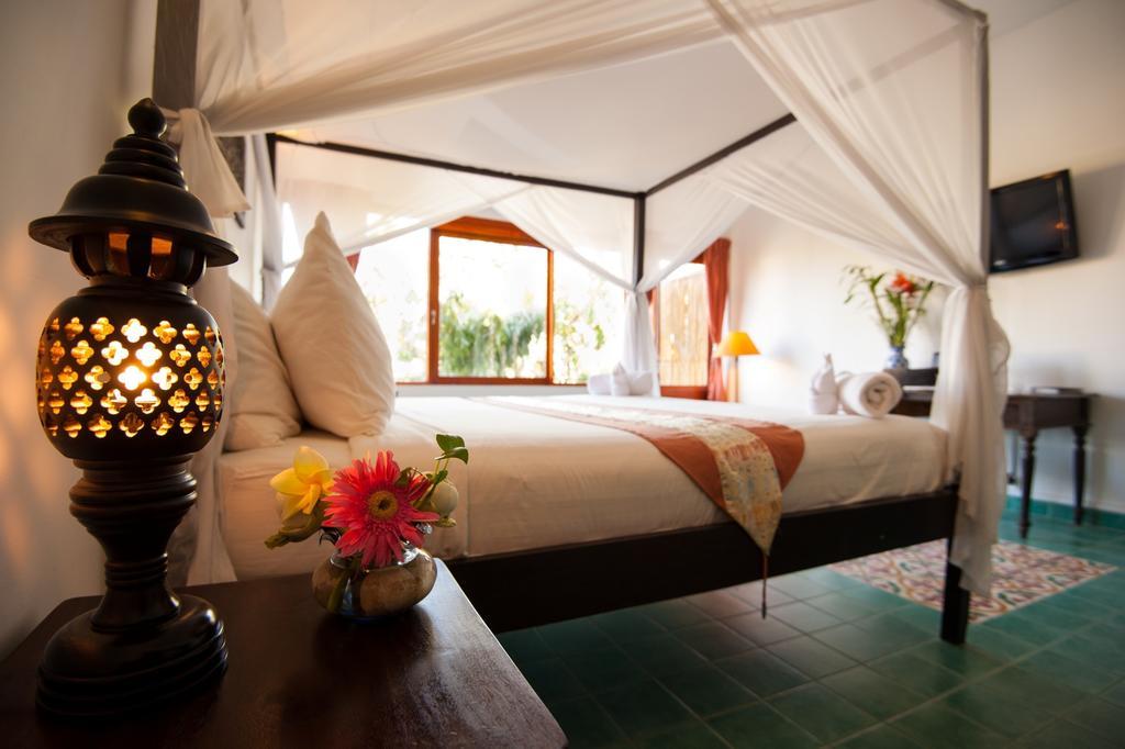 The Willow Boutique Hotel Phnom Penh Exteriör bild