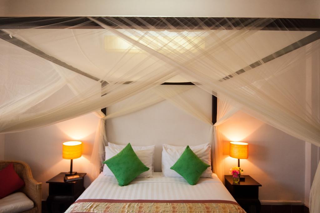The Willow Boutique Hotel Phnom Penh Exteriör bild