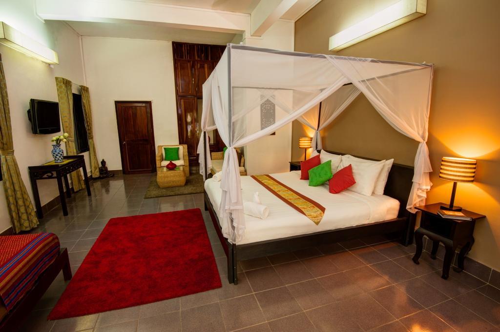The Willow Boutique Hotel Phnom Penh Exteriör bild