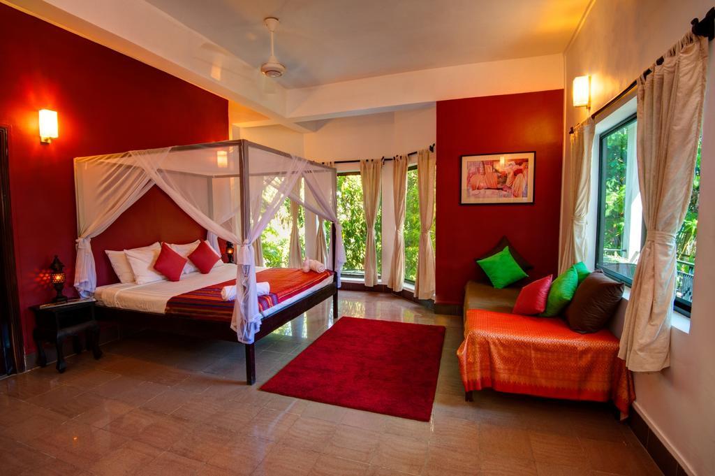 The Willow Boutique Hotel Phnom Penh Exteriör bild