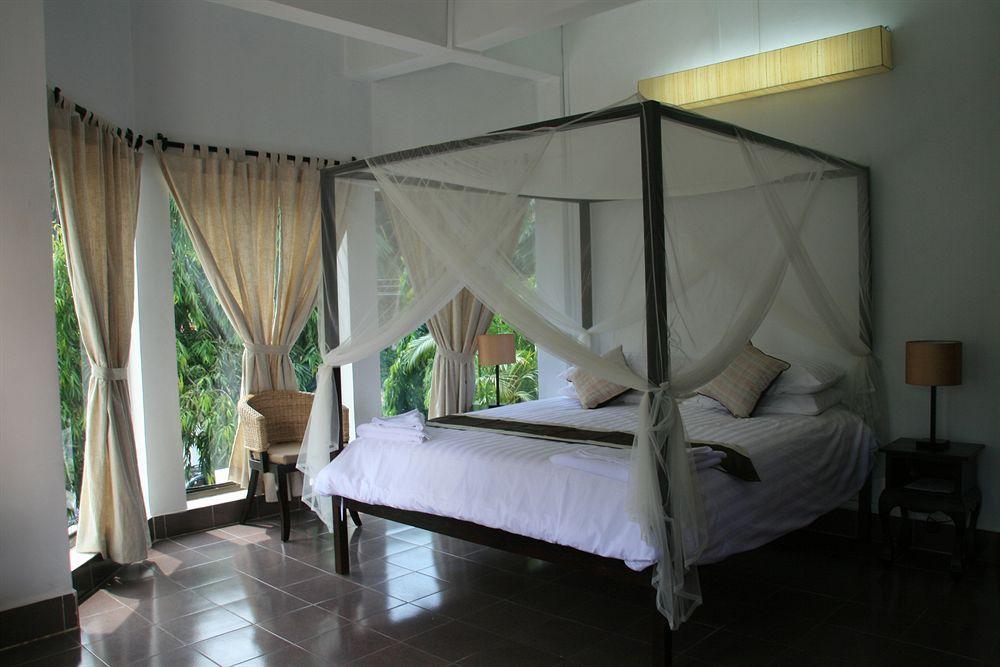 The Willow Boutique Hotel Phnom Penh Exteriör bild