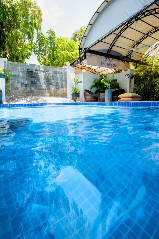 The Willow Boutique Hotel Phnom Penh Exteriör bild