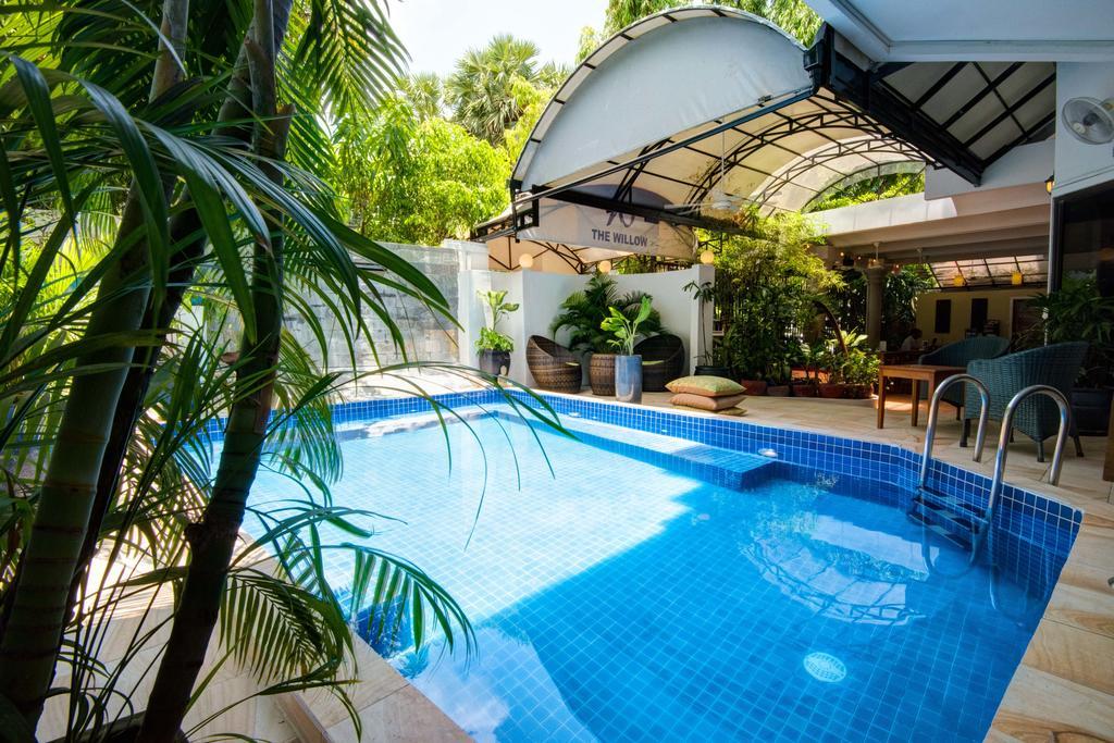 The Willow Boutique Hotel Phnom Penh Exteriör bild