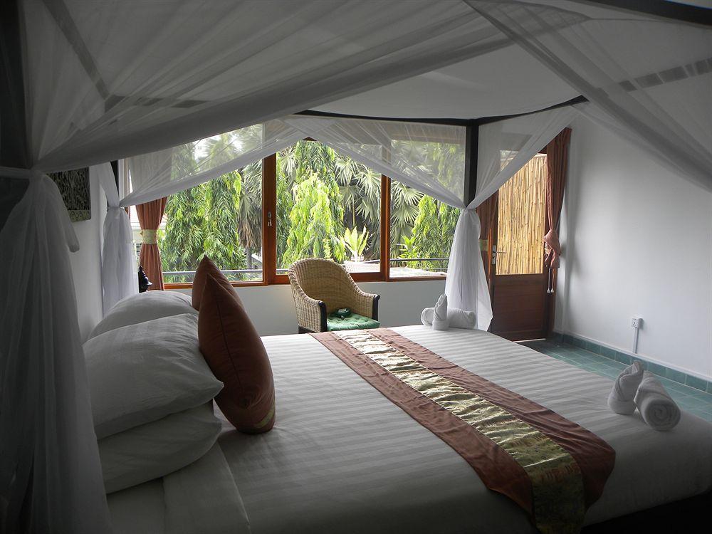 The Willow Boutique Hotel Phnom Penh Exteriör bild