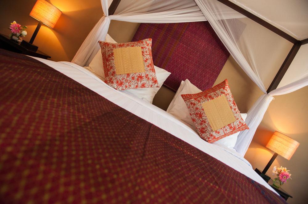 The Willow Boutique Hotel Phnom Penh Exteriör bild